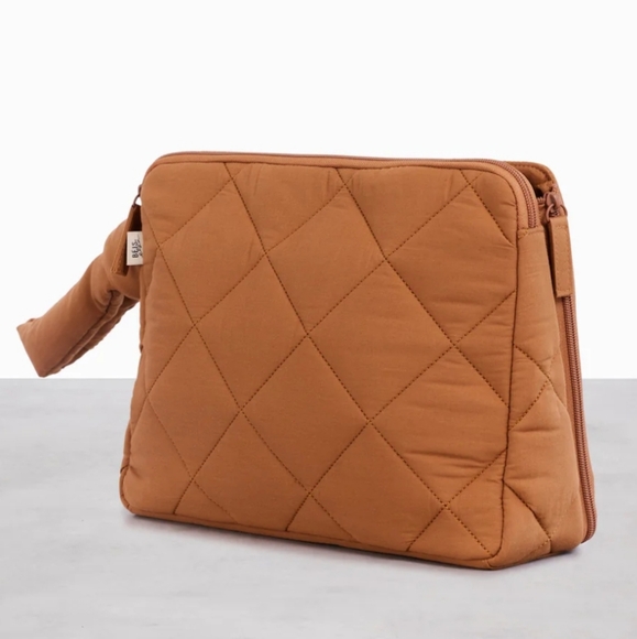 BEIS x Elsa Quilted Camel Diaper Bag/clutch The Clutch In The Wild 🧡